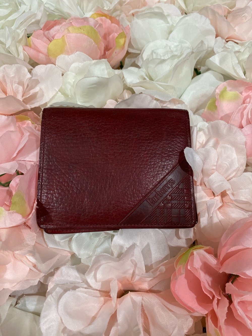 Burberrys Men’s Leather Bifold Wallet - Deep Wine